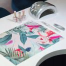 Szilikon asztali alátét flamingó mintával – körmös munkaterület védelméhez