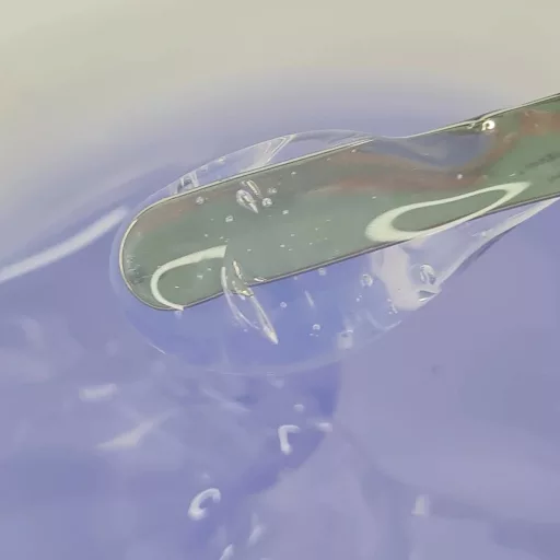 Silcare Base One Thick Violet Építőzselé 5g – kompakt UV-szűrő lila formula víztiszta kötéssel