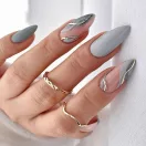 MollyLac Géllakk – Infinity Nr. 345, elegáns szürke árnyalat a körmökön