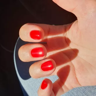 Sunone Gél lakk C12 Carly – ikonikus tűzpiros géllakk