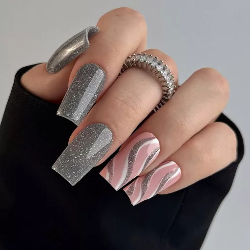 NailSology® Silver Divine Nr. 120 ezüst reflektív géllakk – luxus csillogás
