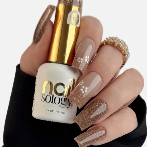 NailSology® Rose Goddess Nr. 121 bézs reflektív géllakk – elegáns flash hatás