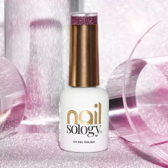 NailSology® Red Dress Moment Nr. 126 meggybordo reflektív géllakk – elegáns csillogás