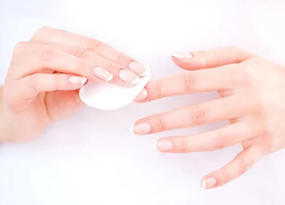 Köröm zsírtalanítása gél lakk előtt - CLEANER és NAIL PREP használata