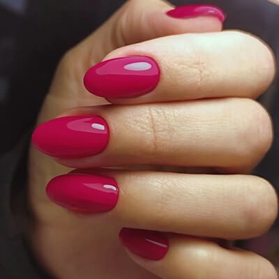 Viva Magenta tavaszi körömdesign 2023 Pantone szín