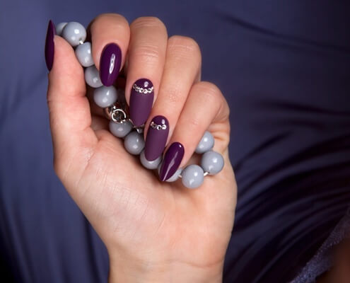 Zselés köröm vagy géllakk – összehasonlítás tartósság, megjelenés és eltávolítás szempontjából