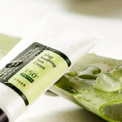 COSRX Aloe Soothing fényvédőkrém SPF50+ PA+++ aloe verával érzékeny bőrre