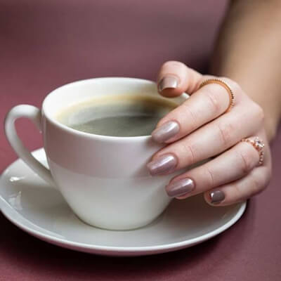 MollyLac Géllakk Cappuccino Nr. 62 – kávébarna nude árnyalat