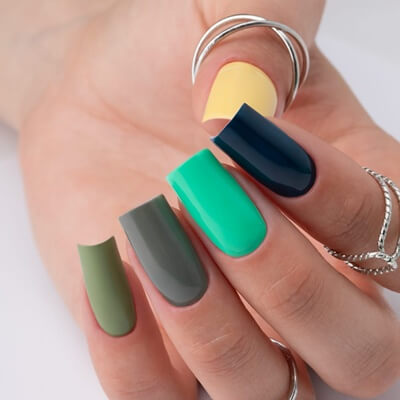 MollyLac Géllakk Holiday 95 – élénk sárga géllakk nyári hangulathoz