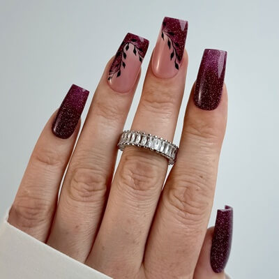 NailSology® Hight End Pink Nr. 125 bordós reflektív géllakk – elegáns flash hatás