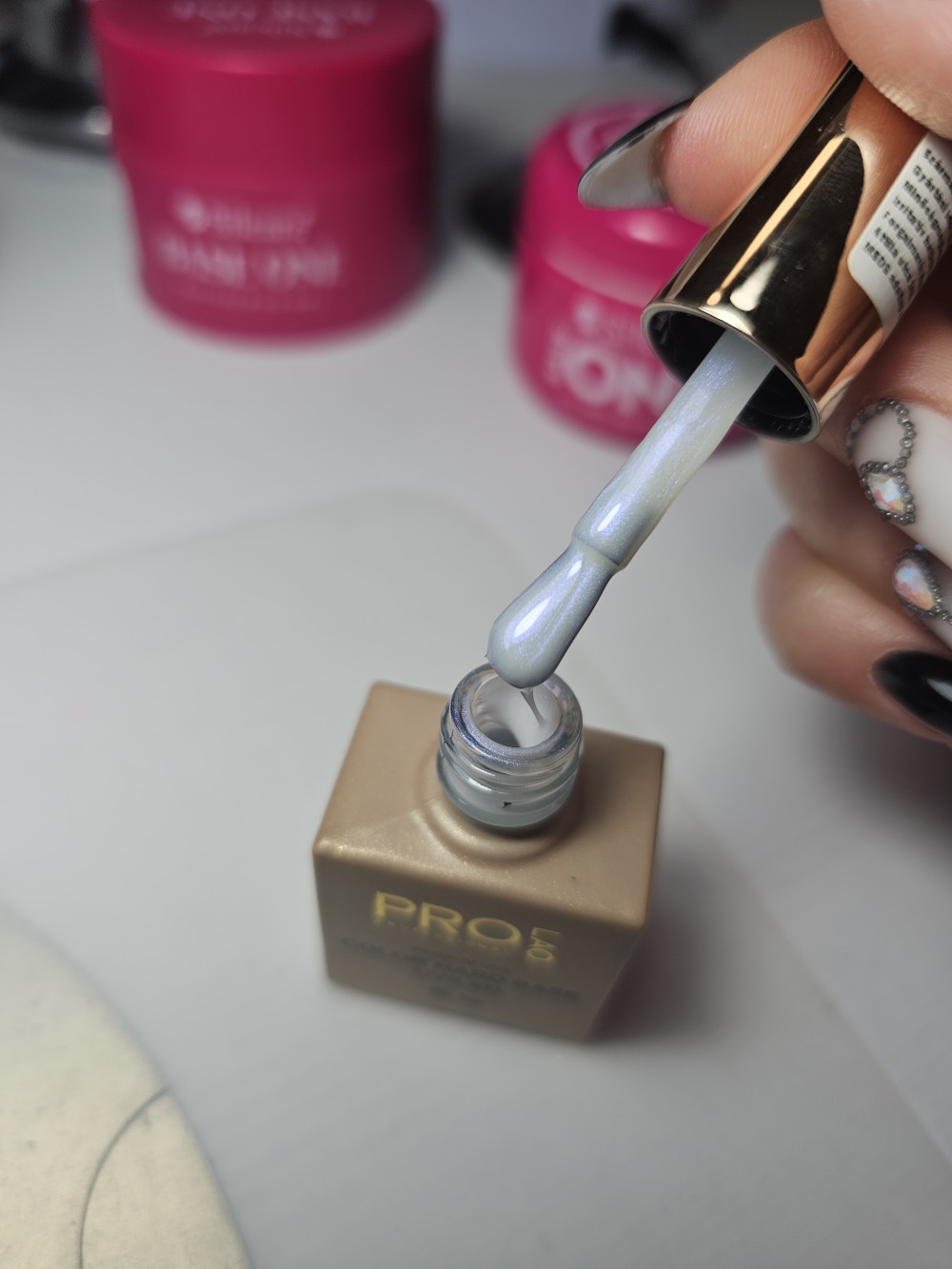 PRO-LAQ Premium Line – Színes Erősítő Alap – Milky White Shimmer