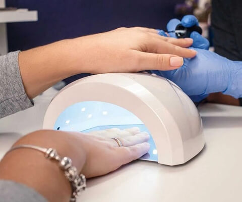 Q7 SUN1 UV/LED lámpa 48W tükrös aljjal professzionális kötéshez